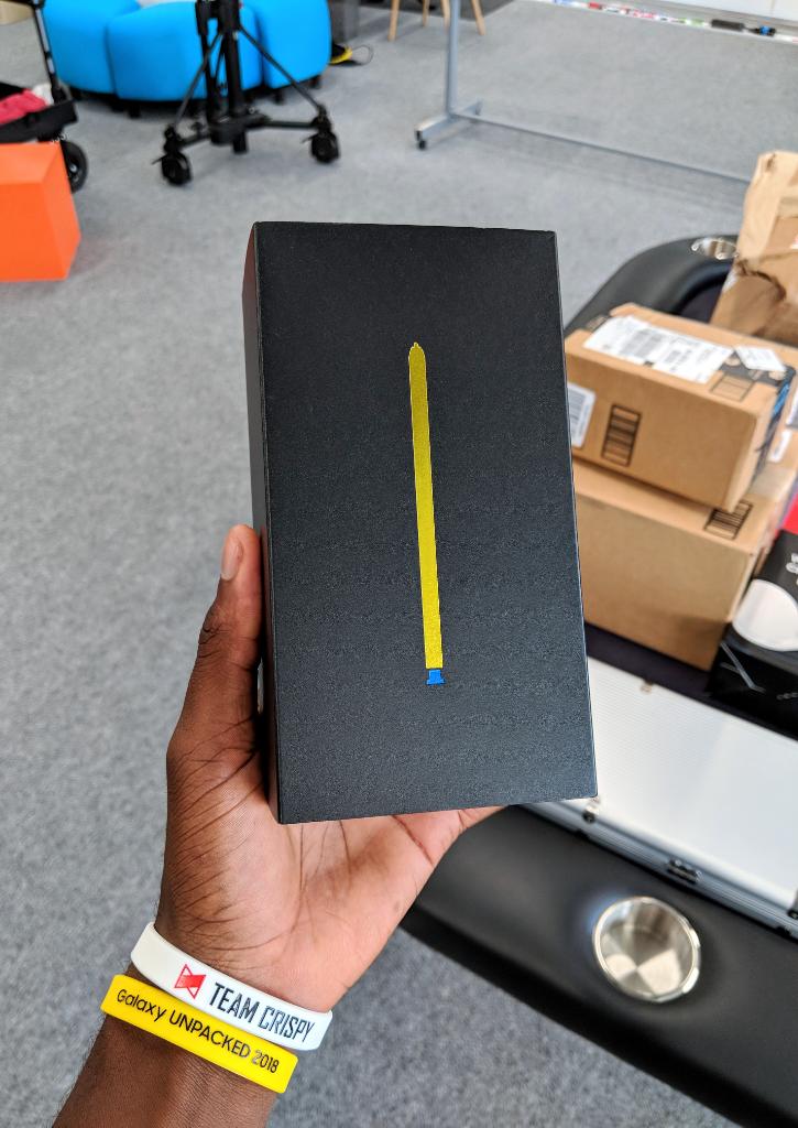 MKBHD's tweet photo. I dig these new boxes https://t.co/h5cY5iGSTm