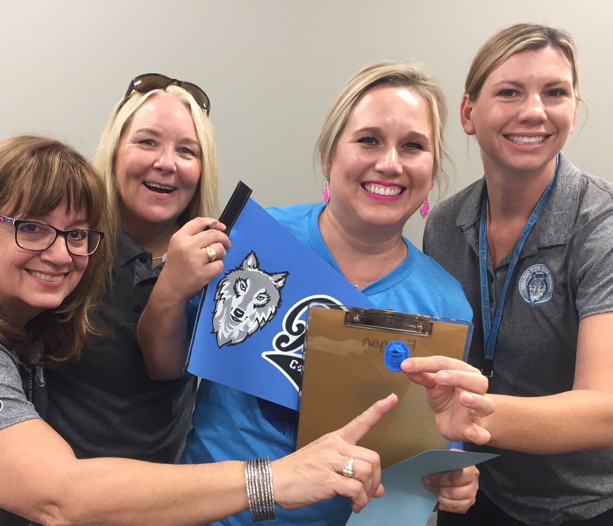 Reveille514's tweet photo. Group 2 has a CVHS 3D wolf artifact #CVHSstaff2018 #CollegeViewHS3 https://t.co/4L8vD0CsX7