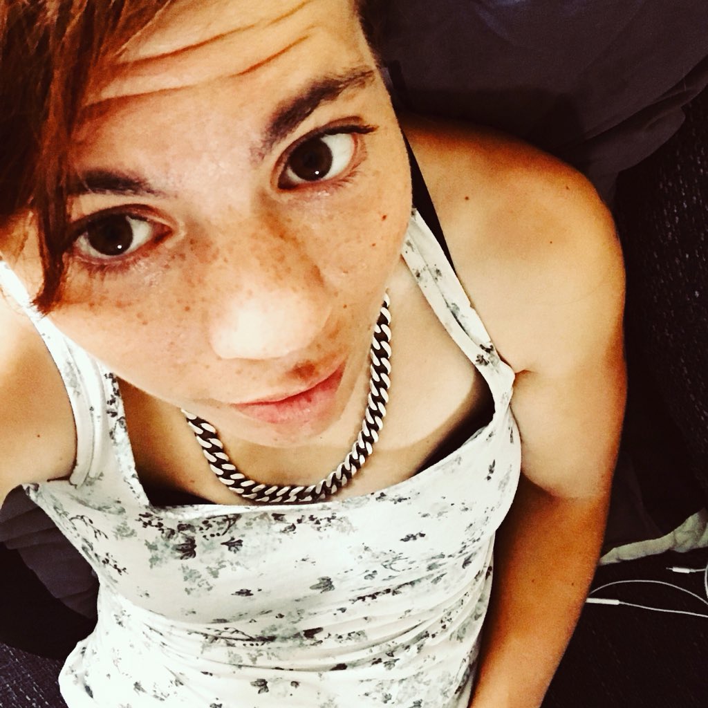 Bloggerin9's tweet image. Warm warm warm warm warm warm @chakuza