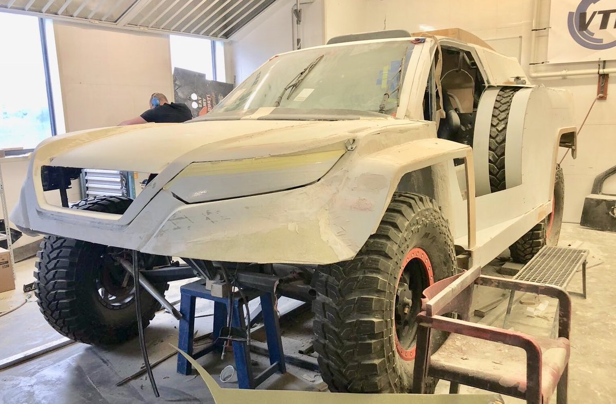 TimCoronel's tweet photo. Fase 5 of #Beast347 bodywork for #dakar2019 https://t.co/459iRsfdGm
