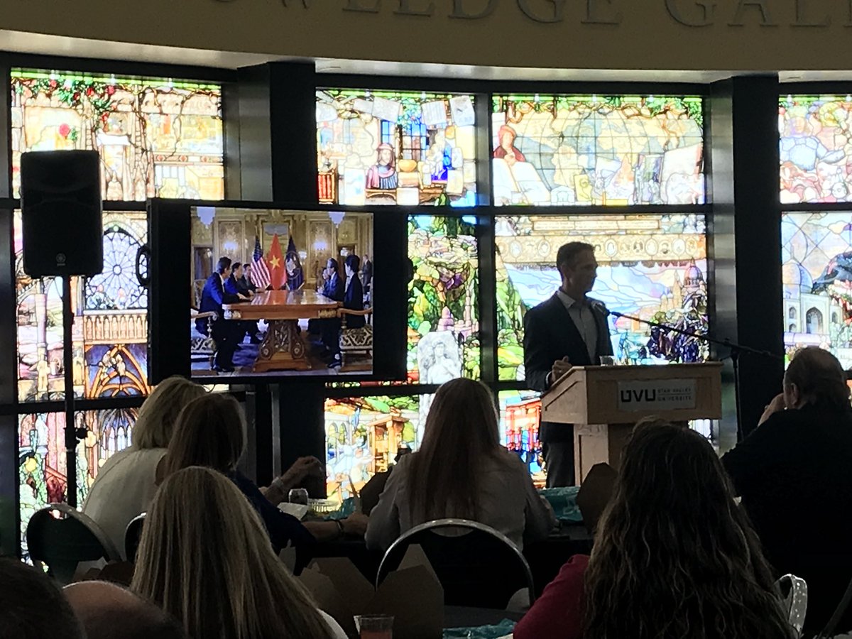 utstatechamber's tweet photo. “In Utah, we recognize that our small business is international business.” - Derek Miller, President and CEO @saltlakechamber @DowntownSLC #inlandport #USCSummerConference https://t.co/dYqVEN6DQH