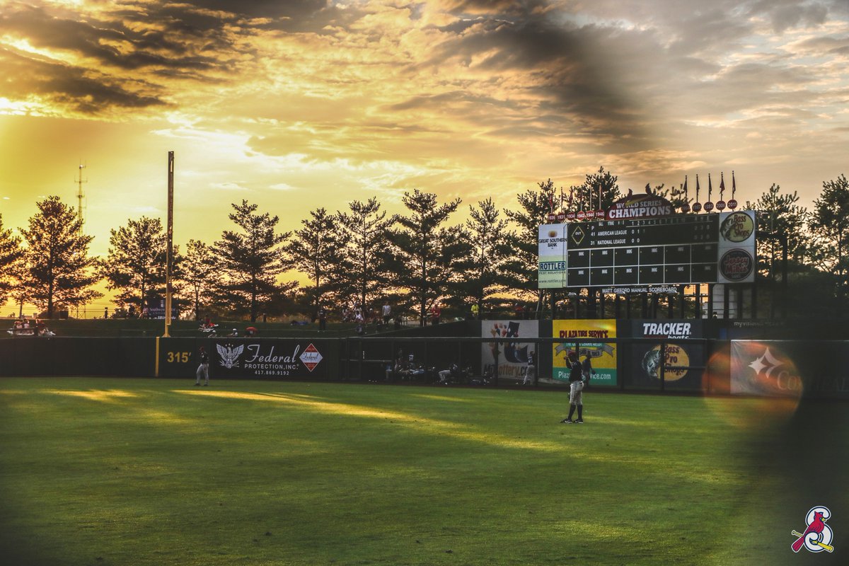 Sgf_Cardinals's tweet image. There's still 13 days of #BaseballViews to enjoy this season at Hammons.

Choose yours 👉🏼 atmilb.com/2AXib5b