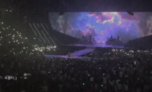 hunaves's tweet photo. two best days of my life.
i’ll always be by your side, no matter what. ♡ @ArianaGrande https://t.co/bFkOg1sTpb