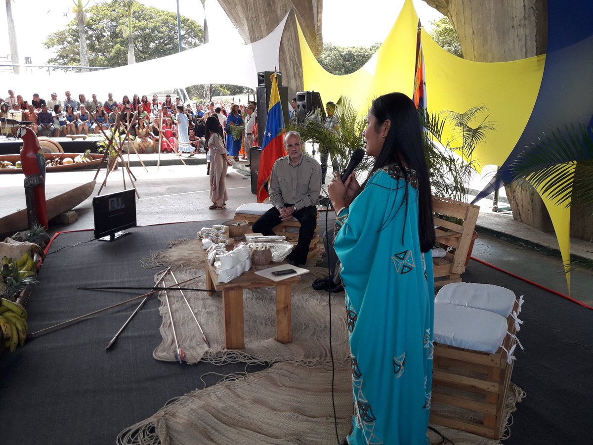 MINPIOFICIAL's tweet photo. Ministra @AlohaNueez: felicito a los pueblos indígenas de todo el país por el gran trabajo que hemos hecho con la construcción del Plan Sectorial. Hoy nos acompañan más de 1000 delegados indígenas #IndigenasConMaduro https://t.co/SUI3TGCMpv