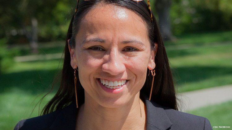 👏🏻👏🏼Sharice Davids Could Be America's First Out Native American Rep. buff.ly/2nmDVhh