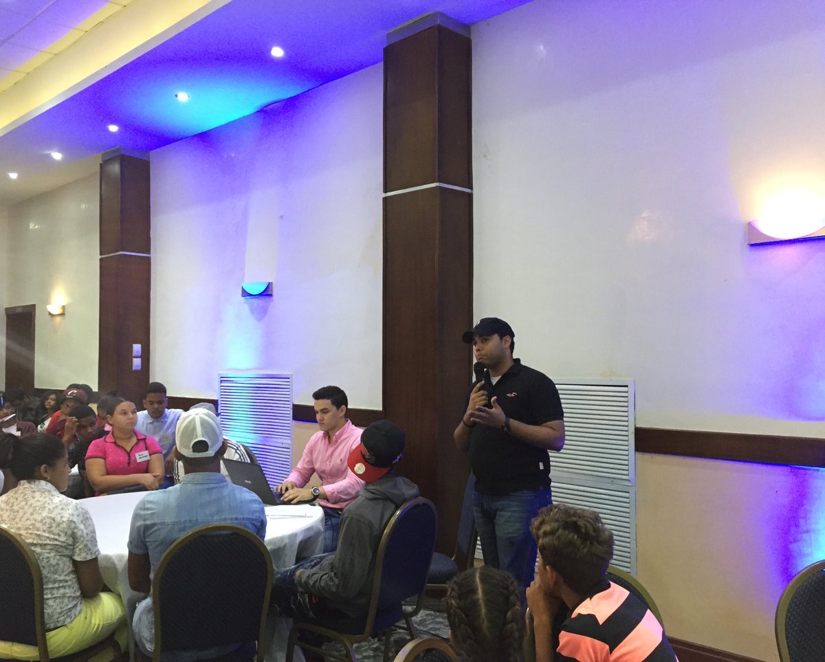 gabsocialRD's tweet photo. Los jóvenes tienen la oportunidad de ser consultados a la hora de formular políticas y planes para la reducción del embarazo en adolescentes, e implementar acciones que consideren sus puntos de vista. ✍️ #MenosEmbarazosEnRD 👧🏽 https://t.co/8ZFiJeamB4