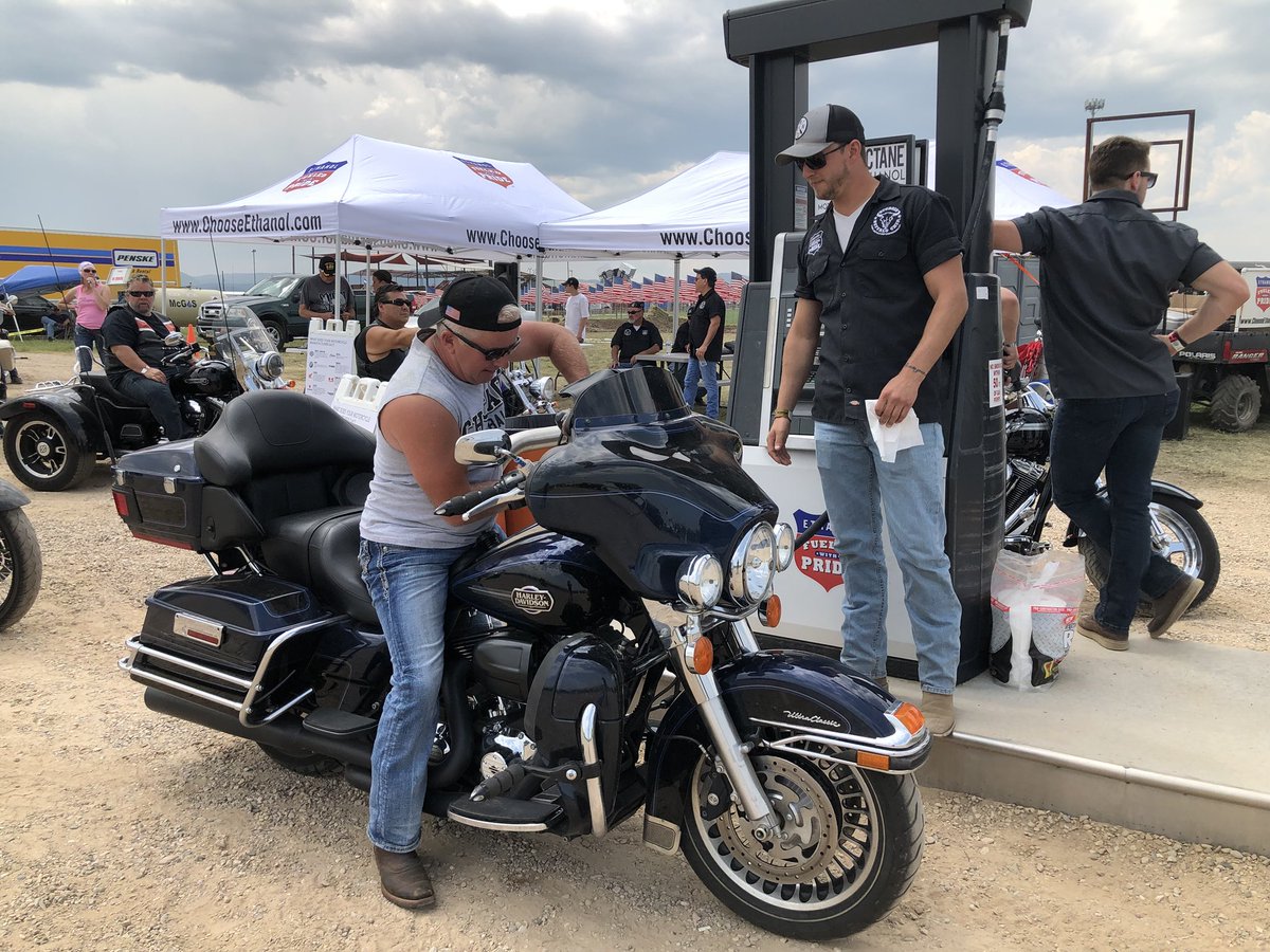 fuelinggood's tweet image. Former RFA interns &amp;amp; brothers start off our last day of Free Fuel Happy Hours at @TheChip. Get your motorcycle here before 4pm for your free tank of 93 octane, 10% ethanol. #fuelyourknowledge #sturgisrally2018