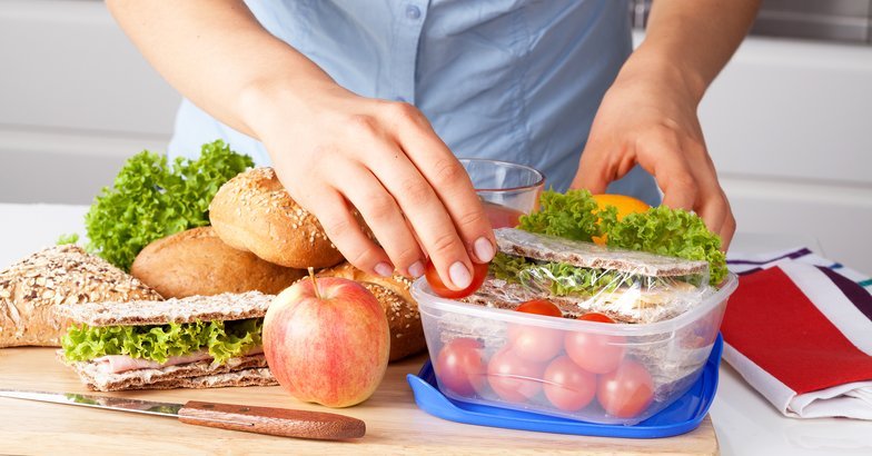 Back to school is upon us! Get ahead of the game with these 50 cheap and easy back-to-school lunches that will save you time and money every morning! #Back2School bit.ly/2OO9xc1