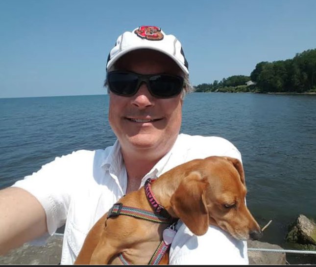 wxbywilliams's tweet image. Have I mentioned lately how nice it is not to have a boss?  Wrapped up client work a bit early today and with a nice window before afternoon-drive radio, my &quot;assistant&quot; and I moved the office to the Lake this afternoon.  #LakeOntario #ForecastVerification #SummerBreeze #Rochester