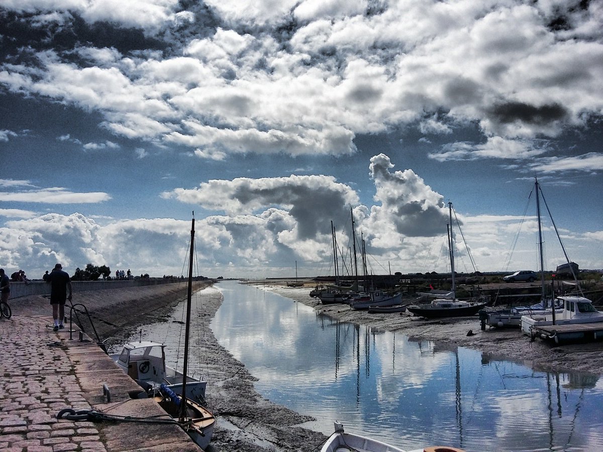 ElsaSbl's tweet photo. #Vendée #ÎledeNoirmoutier #photography #landscapephotography #PlagedesDames https://t.co/F6QaMQFHr3