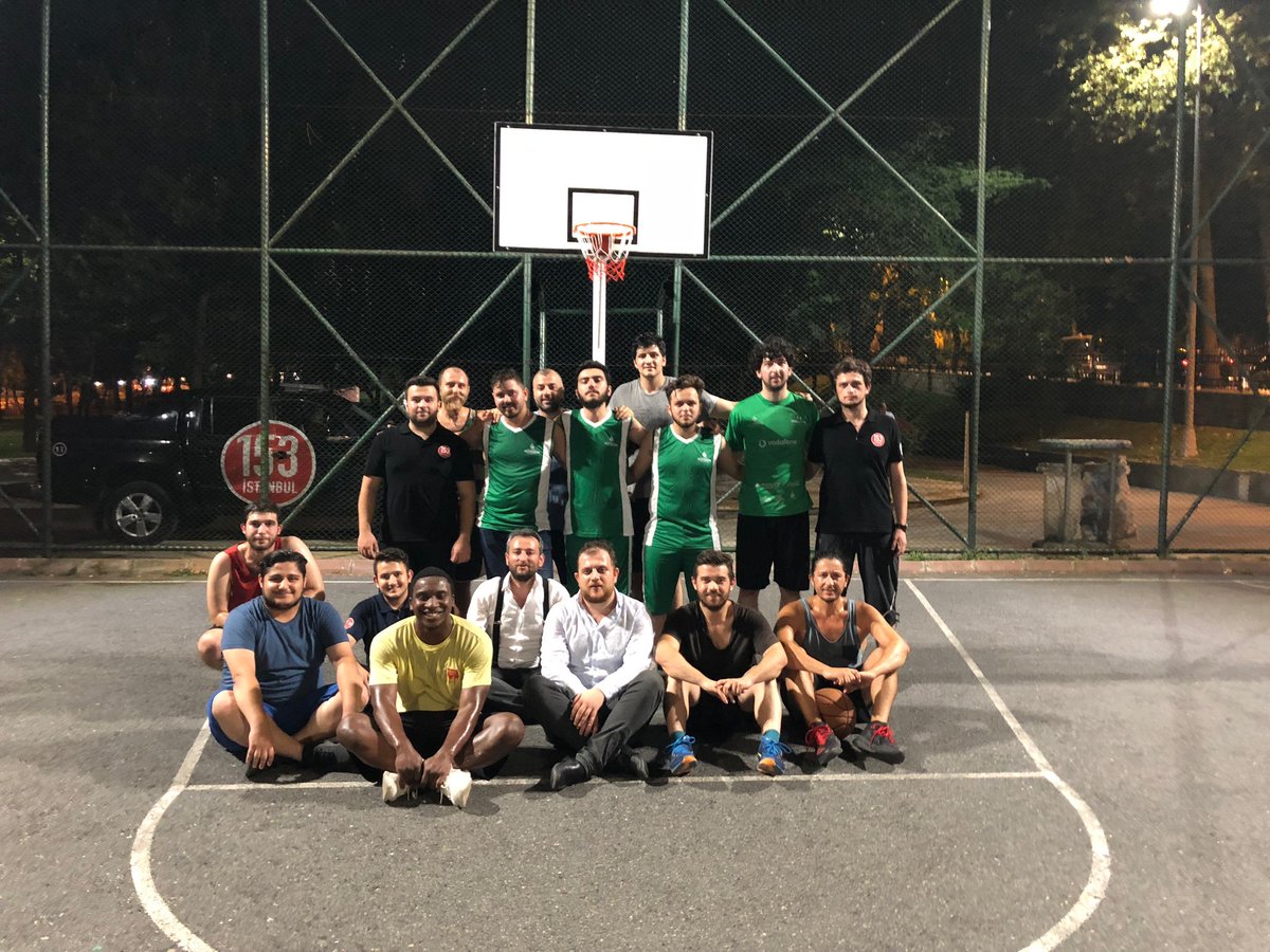 <a href="/boylebibasbakan/">Şöyle BİR Başbakan</a> <a href="/Yilmazyvz/">Yılmaz Yavuz</a> Herkese teşekkür ederiz arkadaşlar. Efsane bir müsabaka oldu 😊 Son dk yetişen <a href="/doganburak29/">Burak Doğan</a> ve <a href="/Hayat_Felsefesi/">Emre Tuncer</a> siz de fena değildiniz😉 Sadece masada değil, sahada da iyiyiz💪