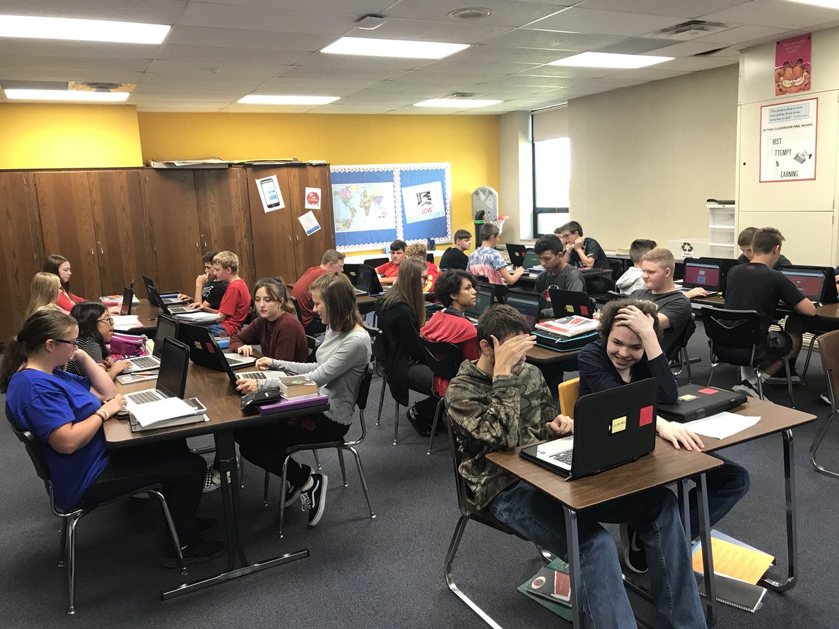 hilgediek's tweet photo. 9th graders are reviewing Earth movement and Earth/Sun relationship with Quizizz in GHW #MakeUtCount https://t.co/B9FzCz9YuD
