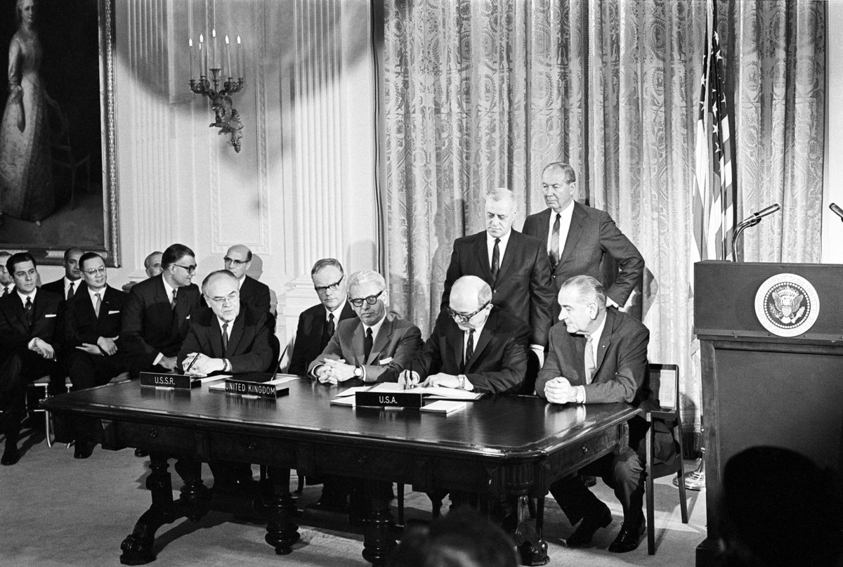 1AlfredoZamudio's tweet photo. "States Parties to the Treaty undertake not to place in orbit around the earth any objects carrying nuclear weapons or any other kinds of weapons of mass destruction" #OuterSpaceTreaty #SpacePeace
https://t.co/id8rAAdNWz https://t.co/bzdwYVrDJz