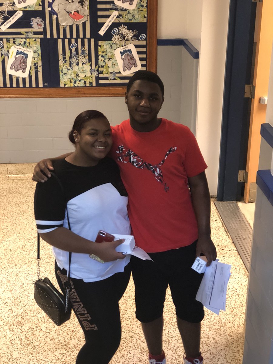 tabiffy's tweet photo. @BHSBulldogsbcps Open House 2018-2019 turnout has been a steady stream of parents and students taking first steps to begin the new year. #bhsstudents #BrunswickStrong #BCPS https://t.co/9eCTIuaZA5