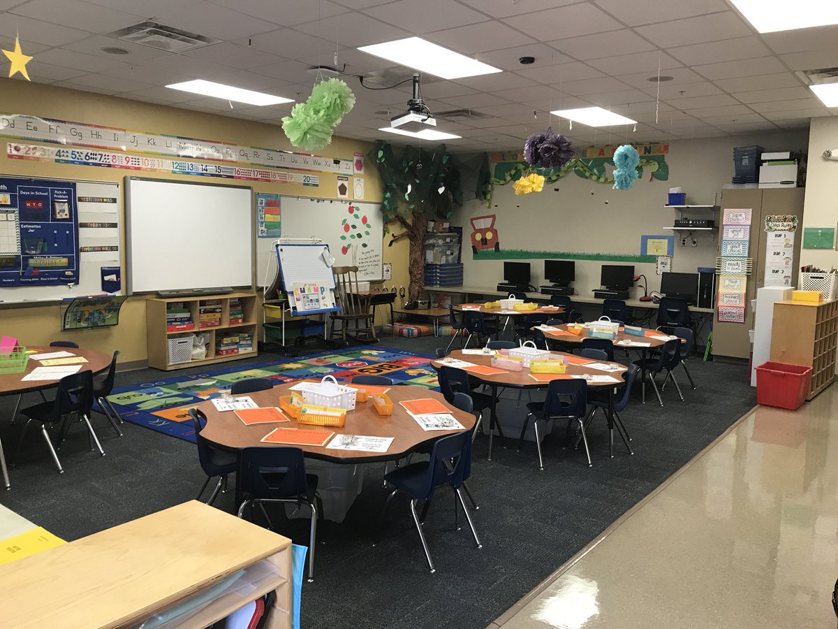 Collins_Kinders's tweet photo. Ready and waiting to meet the newest and littlest leaders at @Princeton_OCPS ! #kickinitinkinder https://t.co/nBxhSsMYoG