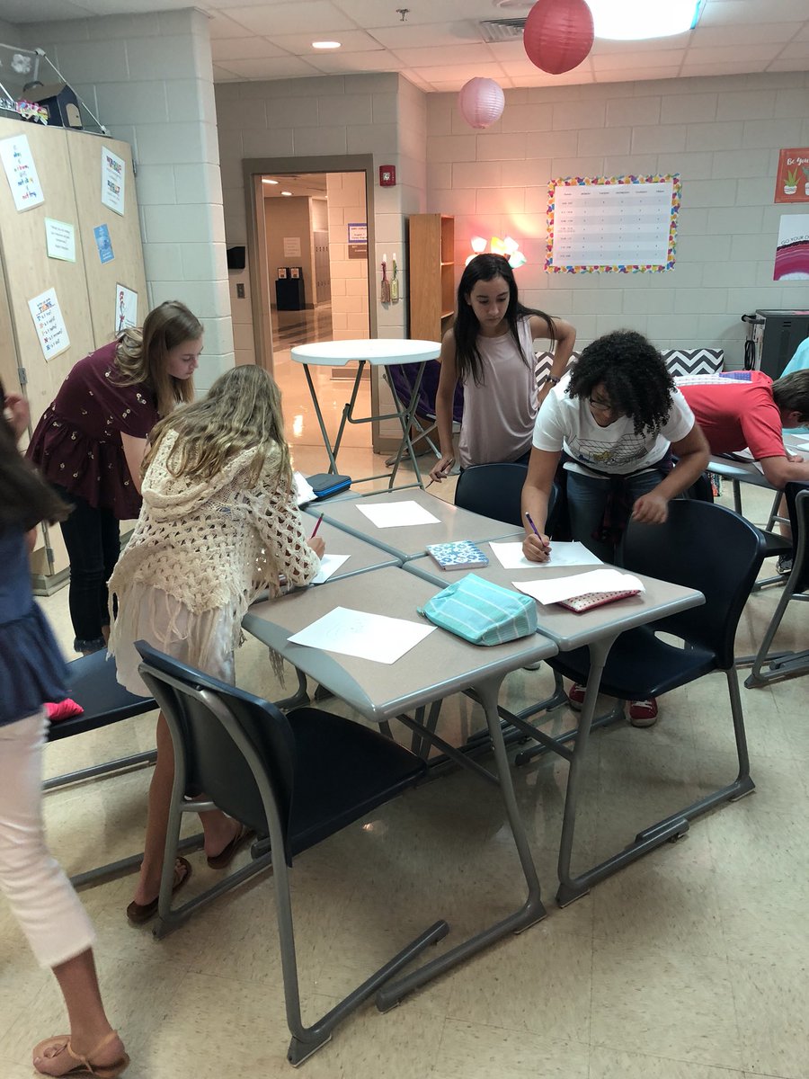 mrsleighmathews's tweet image. First day of school and we got up and moving around the room! #BacktoSchool18 🍎📚👩🏻‍🏫#gettingtoknoweachother