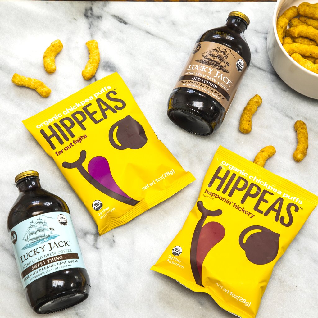hippeas_snacks's tweet photo. Giveaway alert! We’ve teamed up with @luckyjackcoffee to help you get into the groove for back-to-school. Enter to win the goodies pictured to keep you focused through all those study sessions! Rules: follow both &amp; RT w/ #ImAHippea. Giveaway ends 8/22. US only. Good luck! https://t.co/Y18EQ2FSXZ