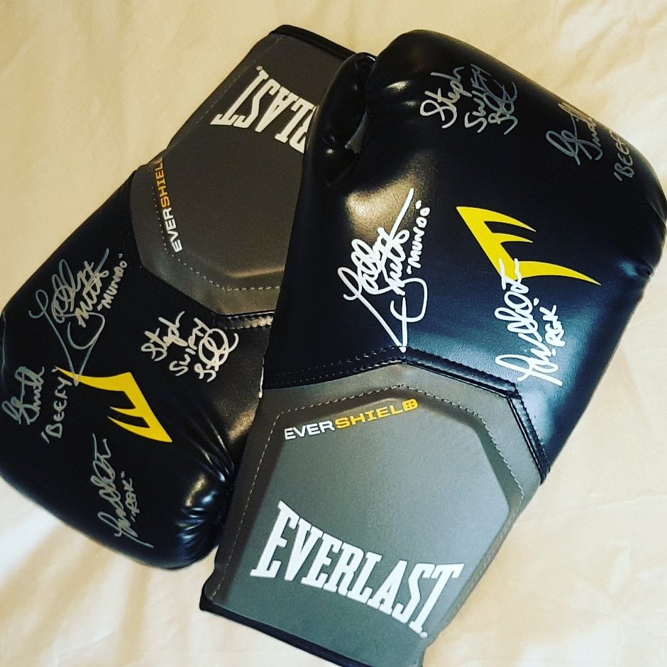 PaigeGraham94's tweet photo. Thanks so much @SwiftySmith @PaulSmithJnr @CallumSmith23  @LiamBeefySmith 💙. https://t.co/qIf2OmP96R
