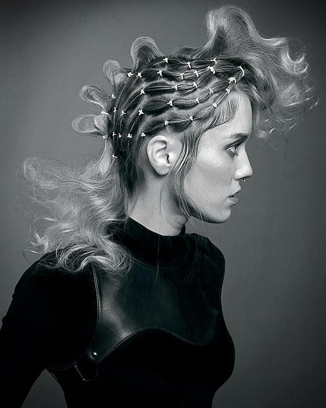 SebastianProUSA's tweet photo. This week's #SebastianSpotlight is on Top Artist #AnthonyCress. Whether he's traveling & educating stylists, helping clients show their true selves with expressive hairstyles, or crafting editorial looks, Anthony's creations are true works of art.π€#ShapeYourWorld #SebastianTribe https://t.co/t1cDEXn6uP
