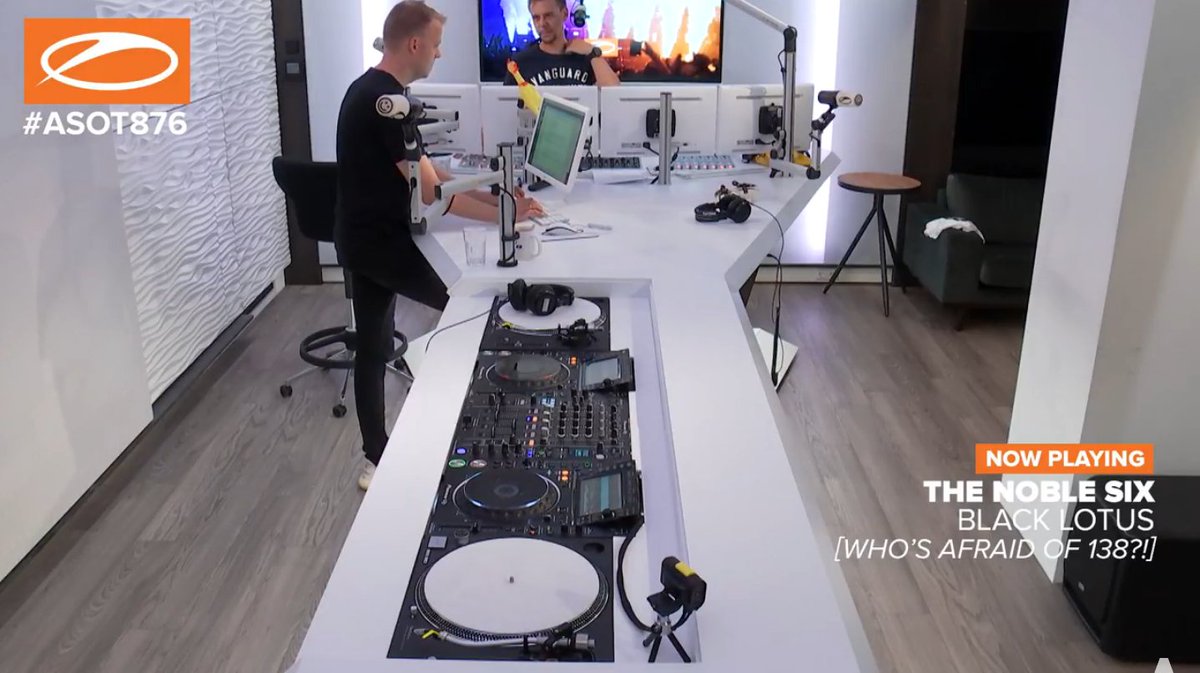 melvohsync's tweet image. End of another great #ASOT episode. #ASOT876