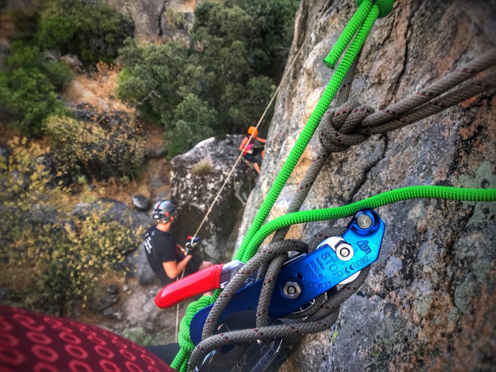 DiarioTES's tweet image. Entrena, entrena y entrena...
🧗🏻‍♂️

#Rescate
#TESVISIBLE
#TESenForma 
#Espeleologia