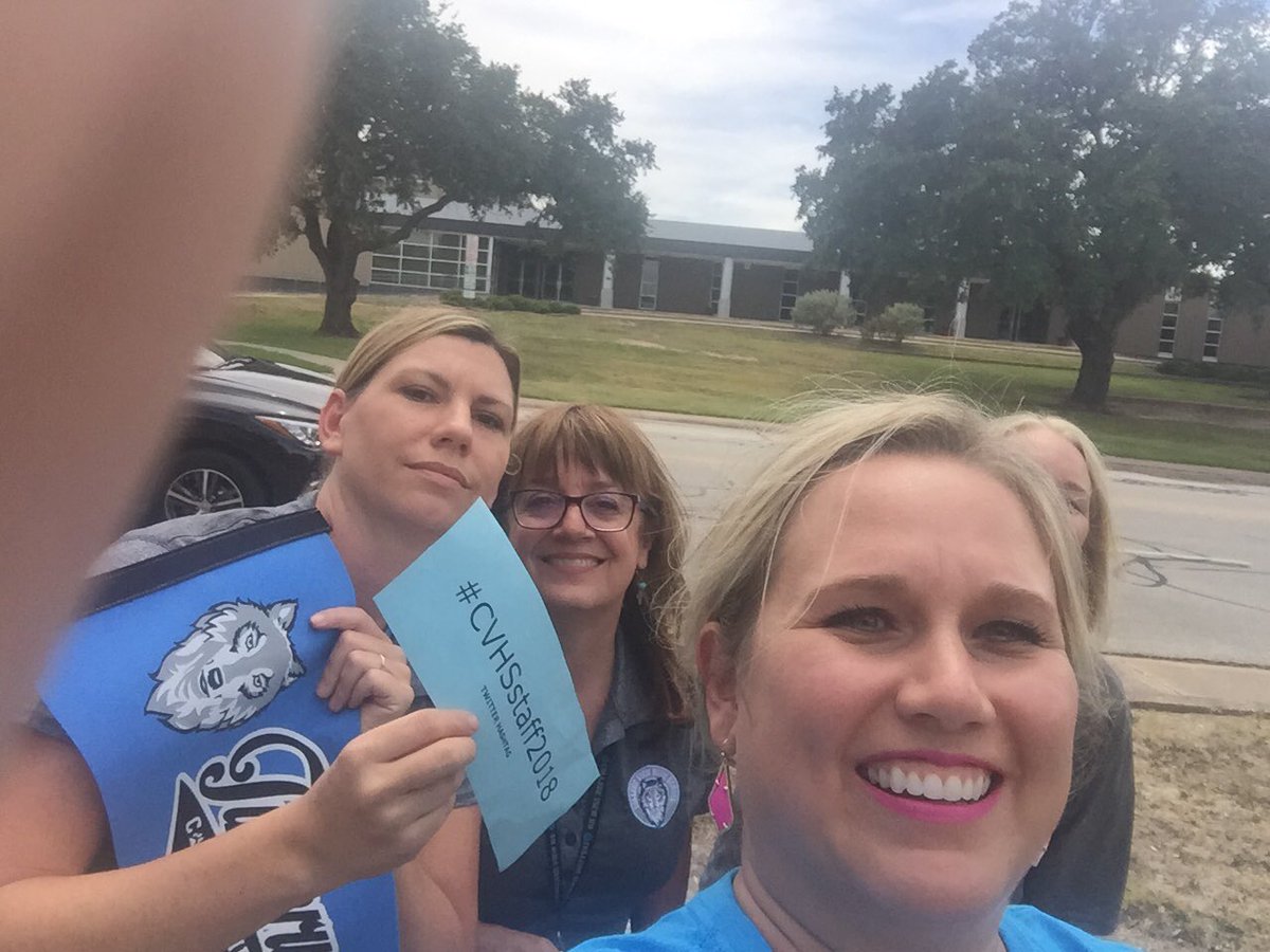 Reveille514's tweet photo. Oakwood!
#CollegeStationHS3
#CVHSstaff2018 https://t.co/pBn1ULH4WI