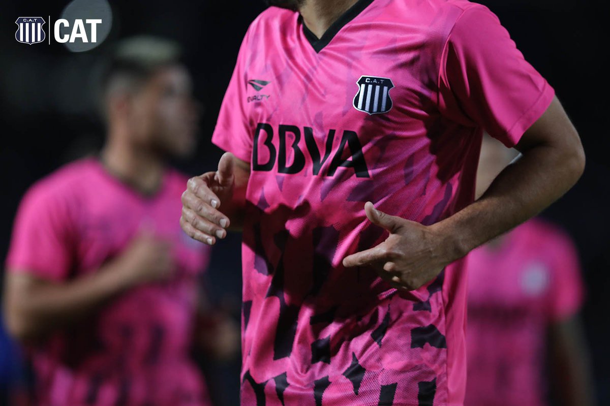 CATalleresdecba's tweet photo. ¡HAY SORTEO! Participá por la remera pre-partido de #Talleres con un RT acá. Sorteamos este viernes 🤞 https://t.co/aDDOQSs7AB