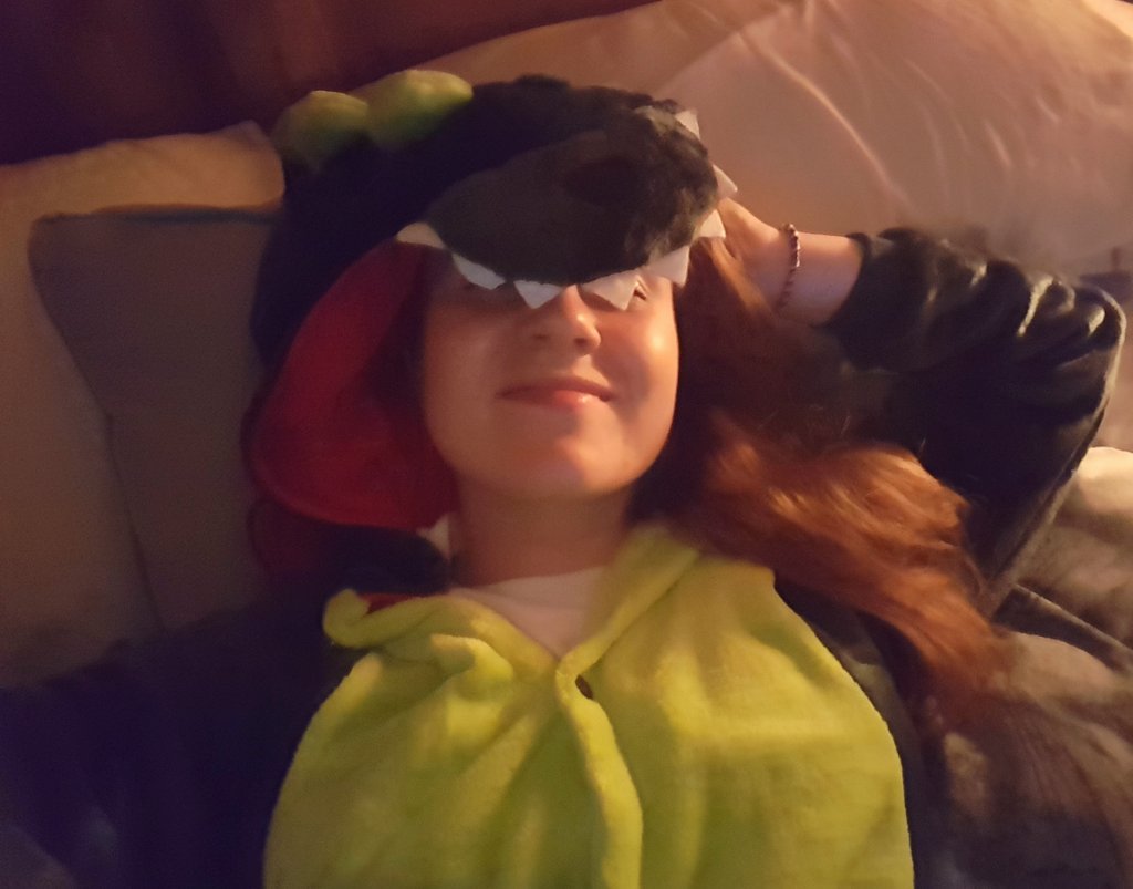 CharPeache5's tweet photo. When you have a serious food baby!!! Candles on & your chilled listening to the rain outside, calls for one thing.......
Dino onesie obv๐
might sleep in it๐ด๐
#dinosaur #cute #redhead #chilled #rainingoutside #happyvibes #ithasatail #onesie #thursdayvibes https://t.co/L06J6zw1Jt