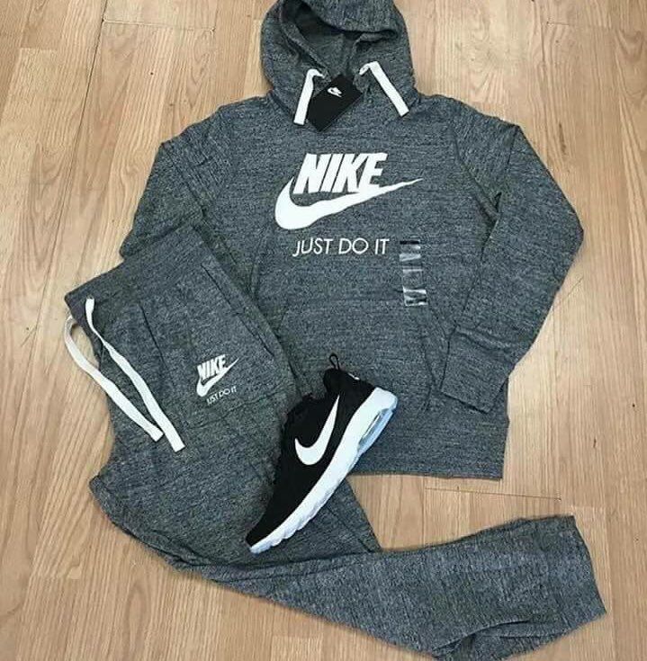 RT <a href="/FemaleNike/">Female Nike</a>: Nike 😍😍 pic.x.com/moXcNcThQe