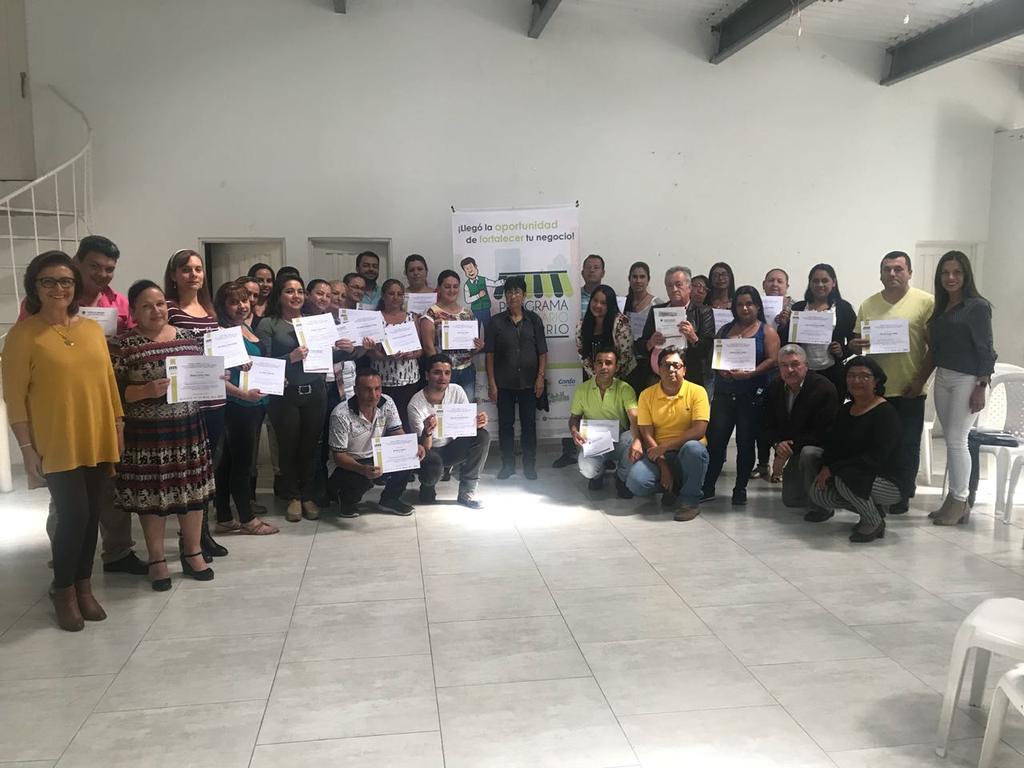 FenalcoCaldas's tweet photo. Hoy realizamos el cierre de este gran proyecto #EmpresarioDeBarrio en el que cerca de 45 empresarios se formaron en múltiples competencias. @confacaldas @aguasmzl #AntillasAsesores de Seguros #Celema @udecaldas @RedebanM #BarrioMio https://t.co/QU2hxBJRnt