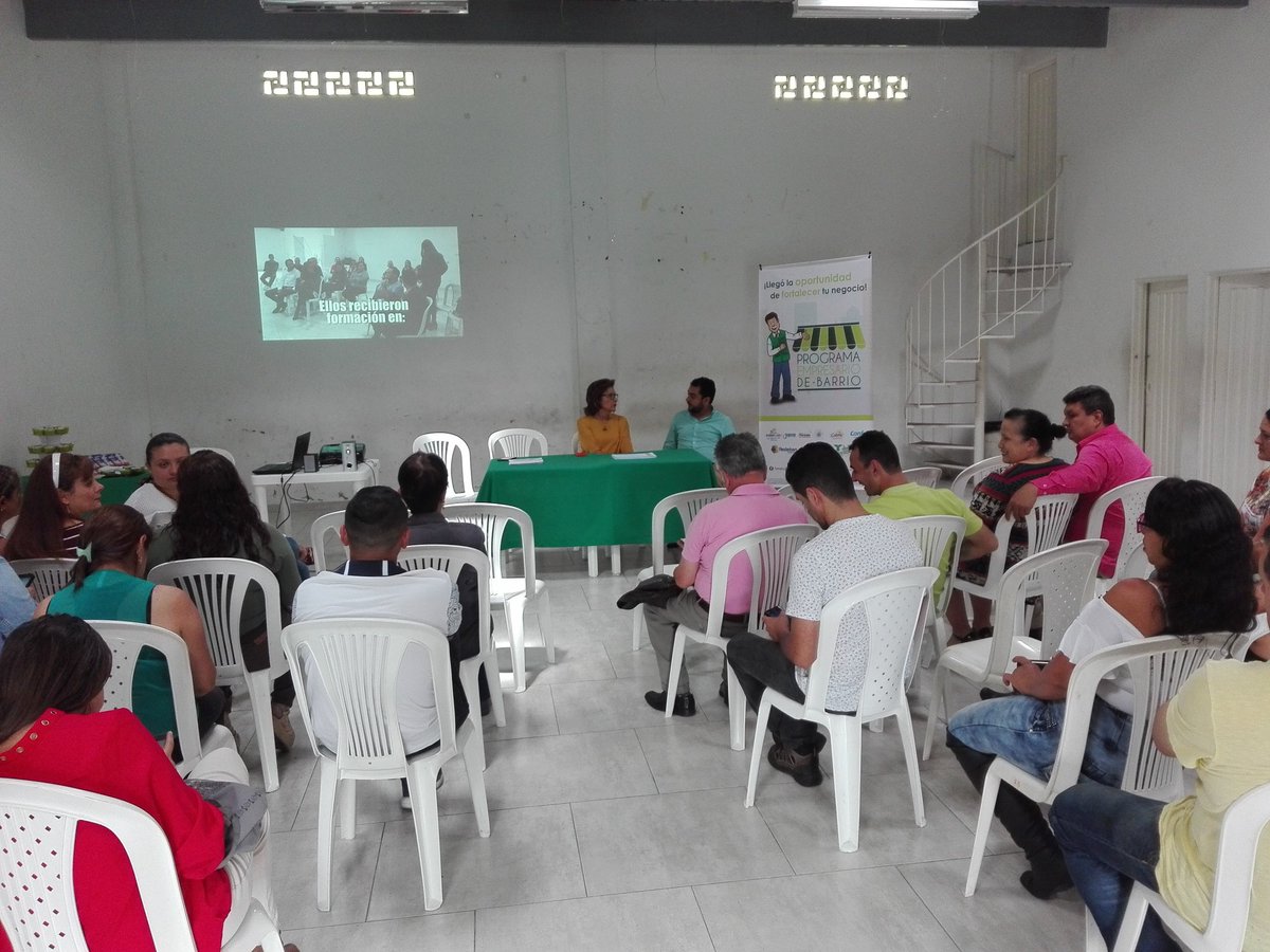 FenalcoCaldas's tweet photo. Hoy realizamos el cierre de este gran proyecto #EmpresarioDeBarrio en el que cerca de 45 empresarios se formaron en múltiples competencias. @confacaldas @aguasmzl #AntillasAsesores de Seguros #Celema @udecaldas @RedebanM #BarrioMio https://t.co/QU2hxBJRnt