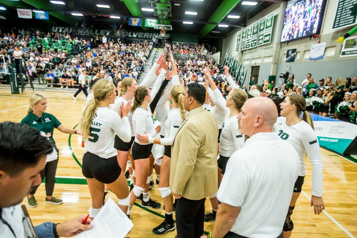 vince_otoupal's tweet image. Got a chance to learn about #AppleModel w/ @uvuvolleyball today. Looking forward to it #HealthyMindHealthyBody #TeamGame #Ownership #Whatup