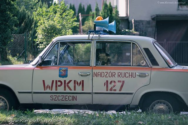 K_Szczecin's tweet photo. #kierunekszczecin #szczecin #retro #retrocars #fiat #125p #wpkm #forces #city #vintage #vintagecars #automotive #cars #supercars #poland #polska https://t.co/ELe0y2NzfD https://t.co/u9ojlQE0ry