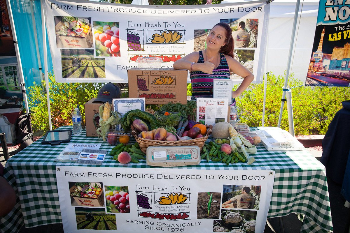 lgfiesta's tweet photo. Grab your lawn chairs and picnic blankets! Fiesta de Artes 2018 returns to the Civic Center Lawn in Los Gatos. Join us for two days of live music, food trucks, local artists, and so much more! Aug 11-12 from 10am to 6 pm daily! https://t.co/QYducEb0zk