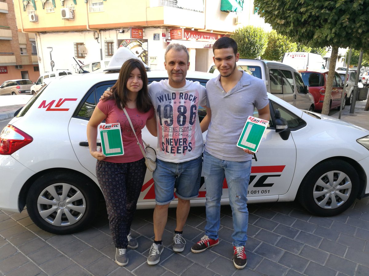 AutoMarvic's tweet photo. Miguel Arcángel y Miriam aprobaron su permiso de conducir el verano de 2017☺ https://t.co/r5yvdY2ZBG