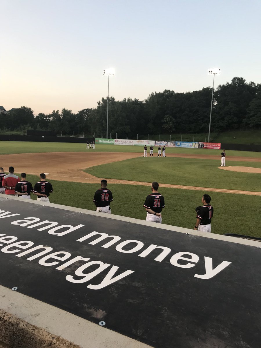 CDANJ2's tweet photo. CDANJ bonding with baseball #getjacked NJ Jackals https://t.co/EAPdZKGnNm