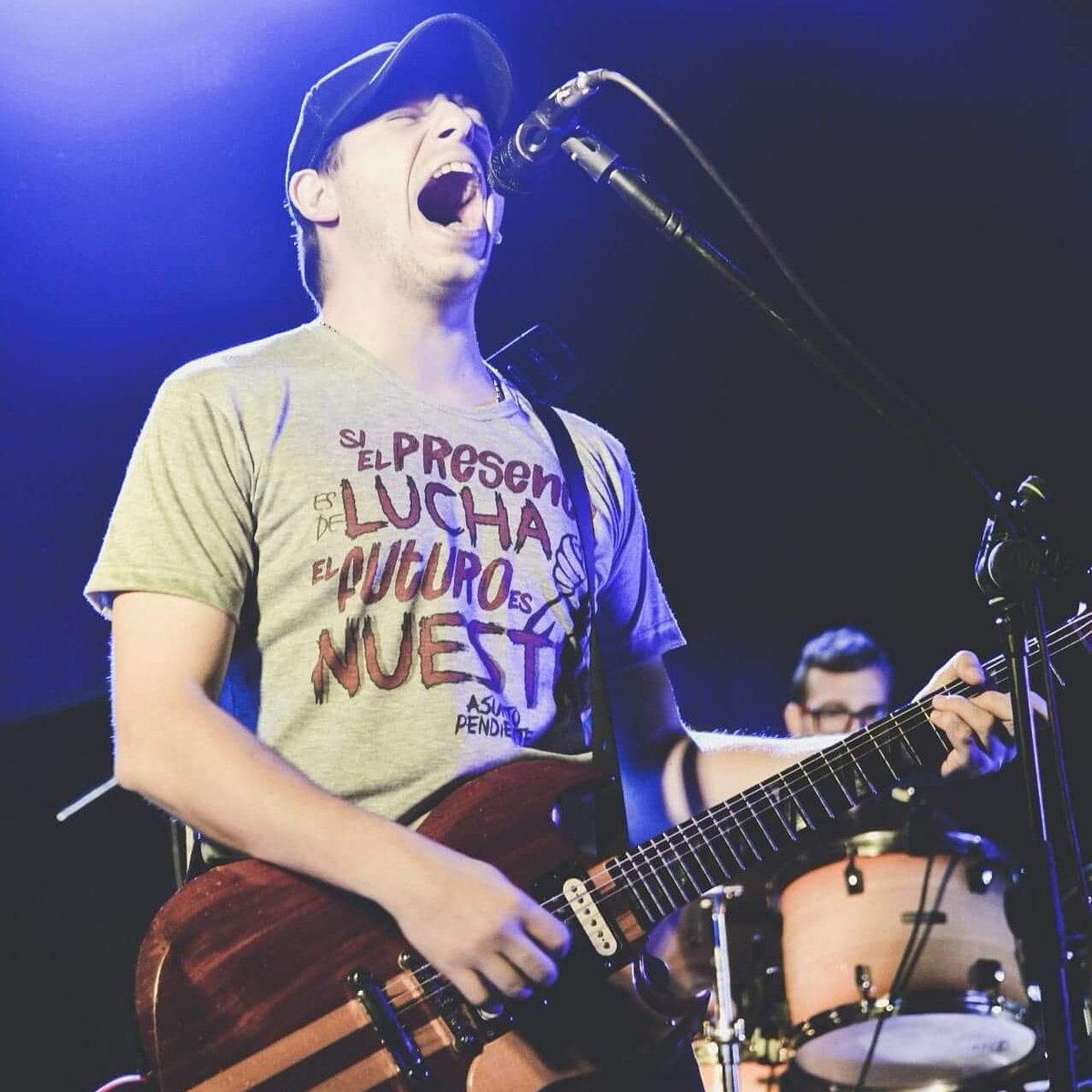 En el día de su natalicio (que según él, va por los 18) queremos desearle lo mejor a nuestro compañero @elustotomas (que en realidad ya está rozando los 30) . Te queremos a pesar de tus mates asquerosos. ¡Feliz cumpleaños!

El fotón es de <a href="/CuerviiRuffolo/">Carli ✨</a>