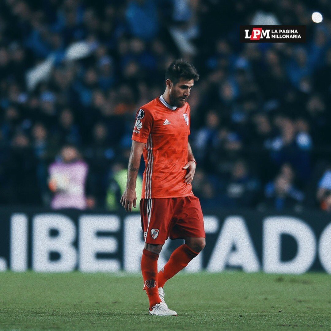El León se fue expulsado cuando estaba por finalizar el primer tiempo y #River tuvo que cambiar su manera de jugar. Igualó 0 a 0 con Racing en Avellaneda y la llave quedó abierta para cuando se juegue en el Monumental. ¡Vamos todos unidos! SOMOS RIVER #CopaLibertadores