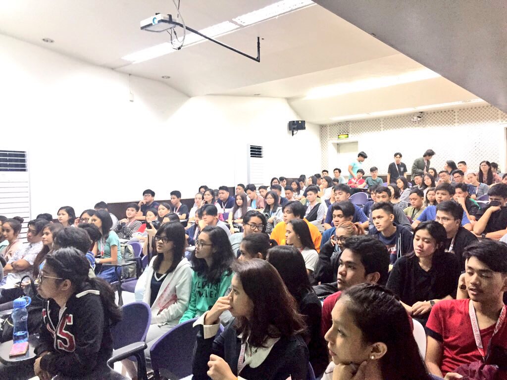 MapuaSHSSC's tweet photo. 📌 FIT FOR THE FUTURE

It is indeed hard to be fit for the future, however the knowledge you have at the present is your edge to gain. 

Ms. Kris Crismundo has enlightened SHS Mapúans about how to be FIT FOR THE FUTURE!

#ClubRecWeek2018
#MapúaSHS1819
#FirstDayHigh2018 https://t.co/mCXE6Lwew5