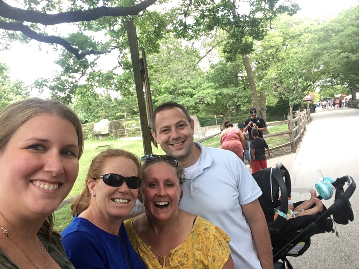MsJohnson1028's tweet photo. Zoo time
#panthersummerselfie https://t.co/ZAAtc81Bvi