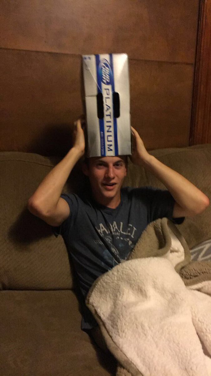 JoshmanAyres's tweet photo. Happy 21st birthday to this beauty! Make tonight better than my 20th birthday and celebrate it right!😘 @schrader890 https://t.co/zbdtxbdHMW