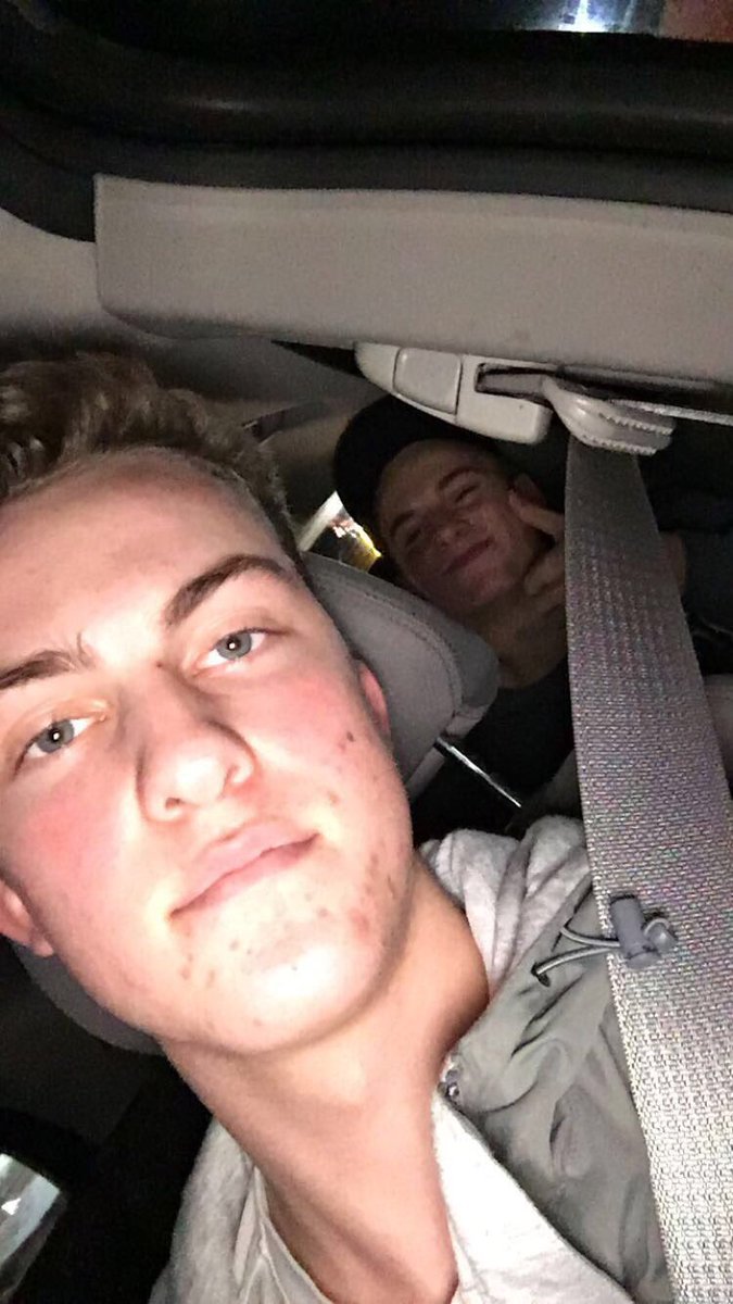 JoshmanAyres's tweet photo. Happy 21st birthday to this beauty! Make tonight better than my 20th birthday and celebrate it right!😘 @schrader890 https://t.co/zbdtxbdHMW