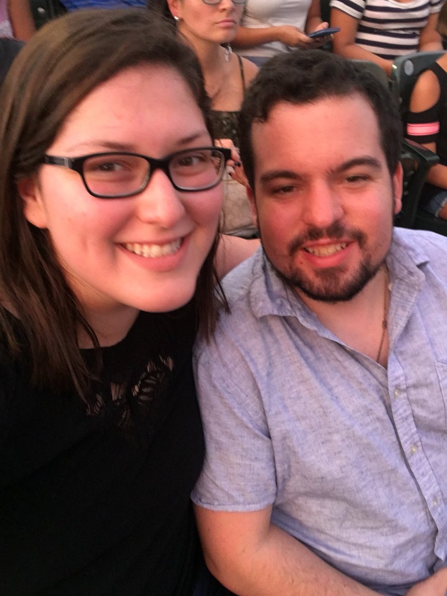 AlexZawa15's tweet photo. All the way from Denver to see Charlie Puth! #hondacivictour @charlieputh https://t.co/hyqKIzZQ5Z