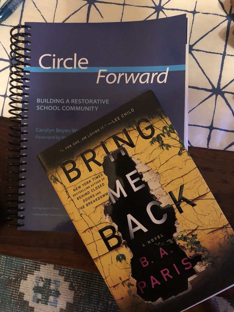 michelled1's tweet photo. @Perez_Elem @AustinISDLibs @AISD_LangArts Current reads! https://t.co/YFXA00vplY