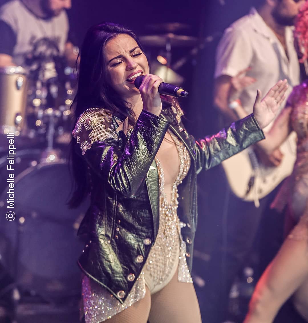 jakpsilva29's tweet photo. 📸 Michelle Felippelli @mihfelippelli
https://t.co/aQlU2RxrqC
#LiveTourRio 🇧🇷 @MaiteOficial
#KCAMexico #MaitePerroni #ActrizFavorita https://t.co/tXRzaATXjd