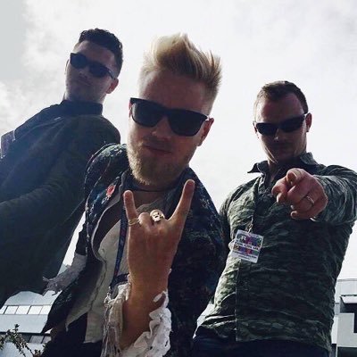 Paradisemoon100's tweet photo. #blastoffff w #UK's #Emerging #indierock @EricaBand10⭐️HOME #NewRelease 🎧https://t.co/5Lm2xHI2lB
🎸#SuperStar #classics #altrock #indiemusic😎#paradisemoon100💖 https://t.co/Z30xX3dfQk