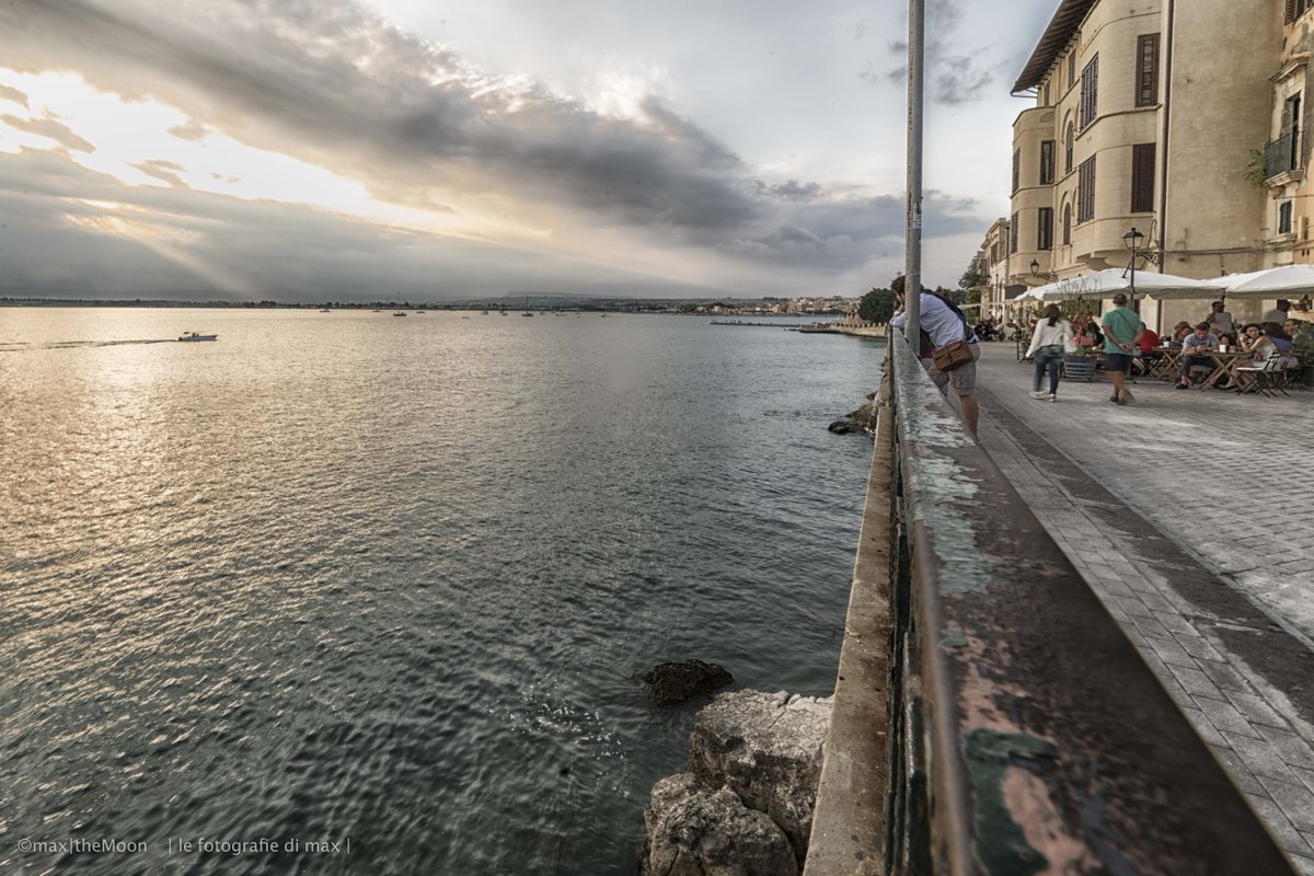 MaxTheMoon's tweet photo. Ortyx
#ortygia #ortigia #siracusa #sicily
#lefotografiedimax #sun #cloud #sky
#ortyx https://t.co/wDm2sJuXQH