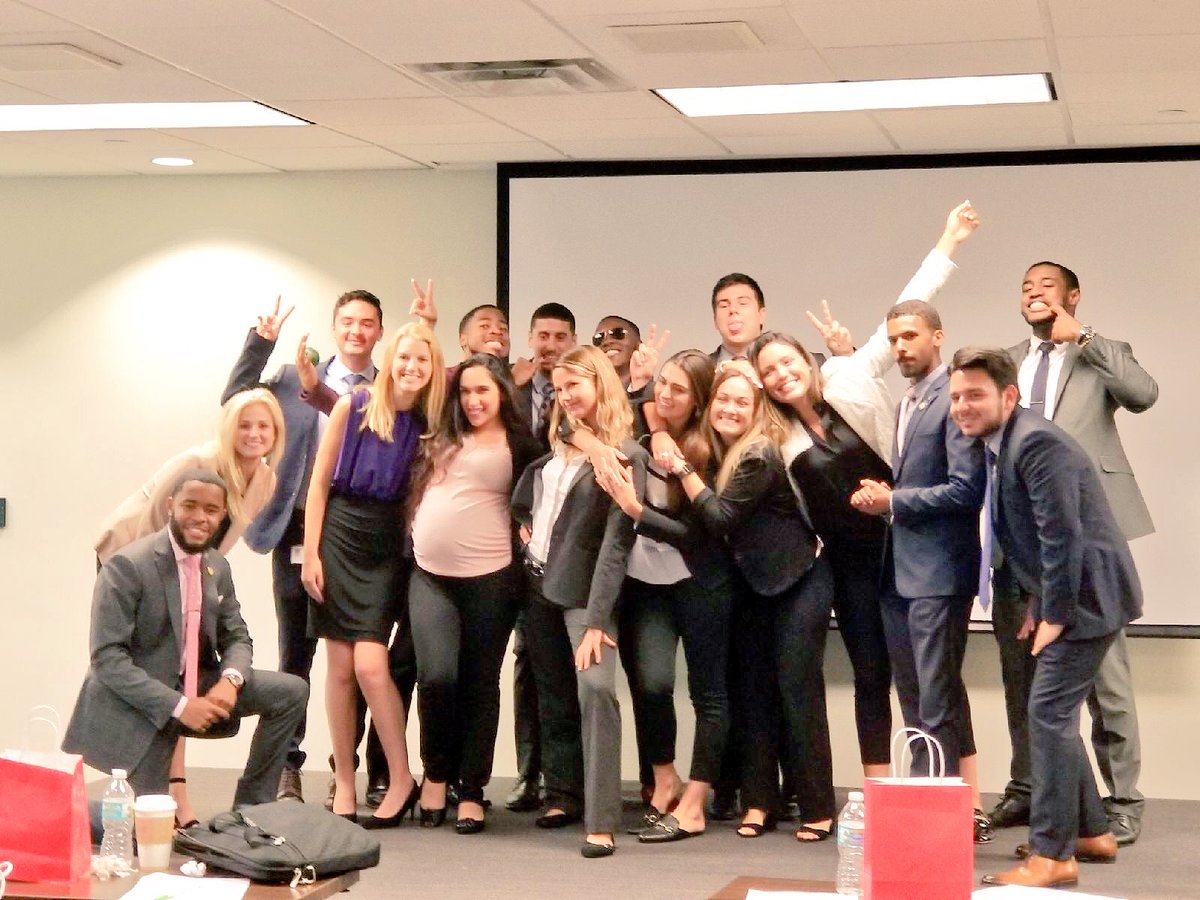 drew_fsu's tweet image. Summer 2018 was amazing

Completed an internship &amp;amp; found my career with @SGWineSpirits 🍾 s/o @MoetHennessy 

A’s in my summer classes🙏🏽

Continued mentorship from @Powell4Senate 

There’s just one thing left: 

Graduation🎓 12/15/18 ..let the count down begin⏳