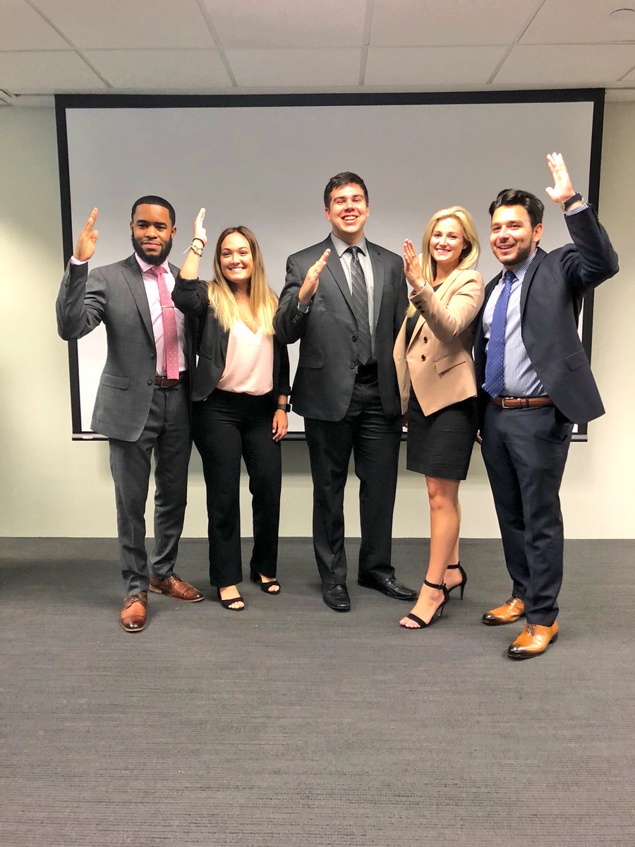 drew_fsu's tweet image. Summer 2018 was amazing

Completed an internship &amp;amp; found my career with @SGWineSpirits 🍾 s/o @MoetHennessy 

A’s in my summer classes🙏🏽

Continued mentorship from @Powell4Senate 

There’s just one thing left: 

Graduation🎓 12/15/18 ..let the count down begin⏳