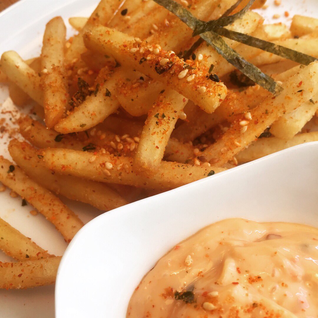 PangYYJ's tweet photo. We have many Side Dishes here at Pang, all of which can be perfect complements to one of our Sandwiches or Salads if you’re feeling particularly hungry this day! Mix and match or add-on to your meal for only $3! #yyj #yyjfood #yyjeats #pang #pangohotos #eatlocal https://t.co/DNLQKr2fSn